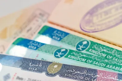 السعودية توقف إصدار تأشيرات قصيرة الأجل لـ14 دولة ضمن إجراءات تنظيمية قبيل موسم حج 2025